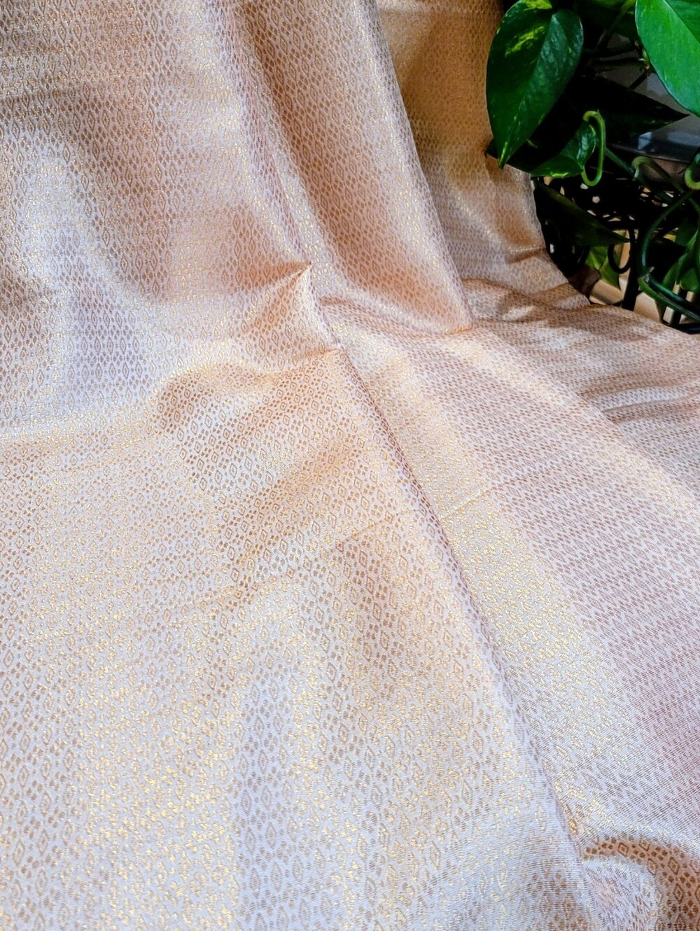 ✨✨Beautiful New Rose Gold Soft Saree With Ready Made Blouse ✨✨